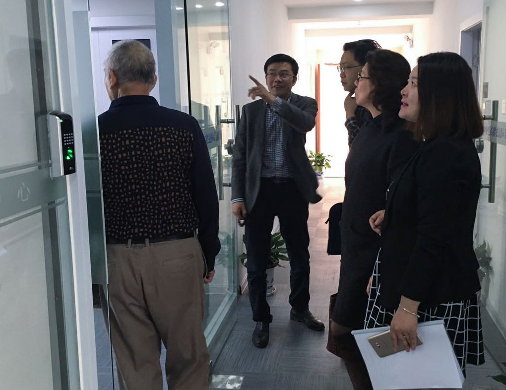 江西省司法厅鉴定管理局副局长李丽一行莅临我中心考察调研